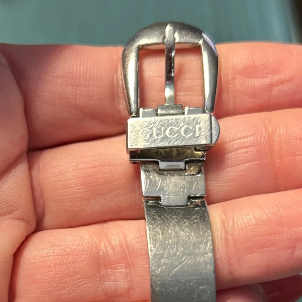 318. Gucci 6700L watch with COA